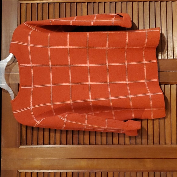 Tahari sweater - Picture 2 of 7